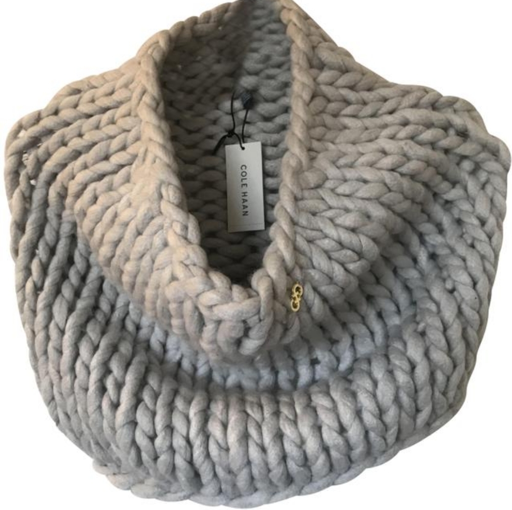 Cole Haan grey chunky knit infinity scarf neck warmer